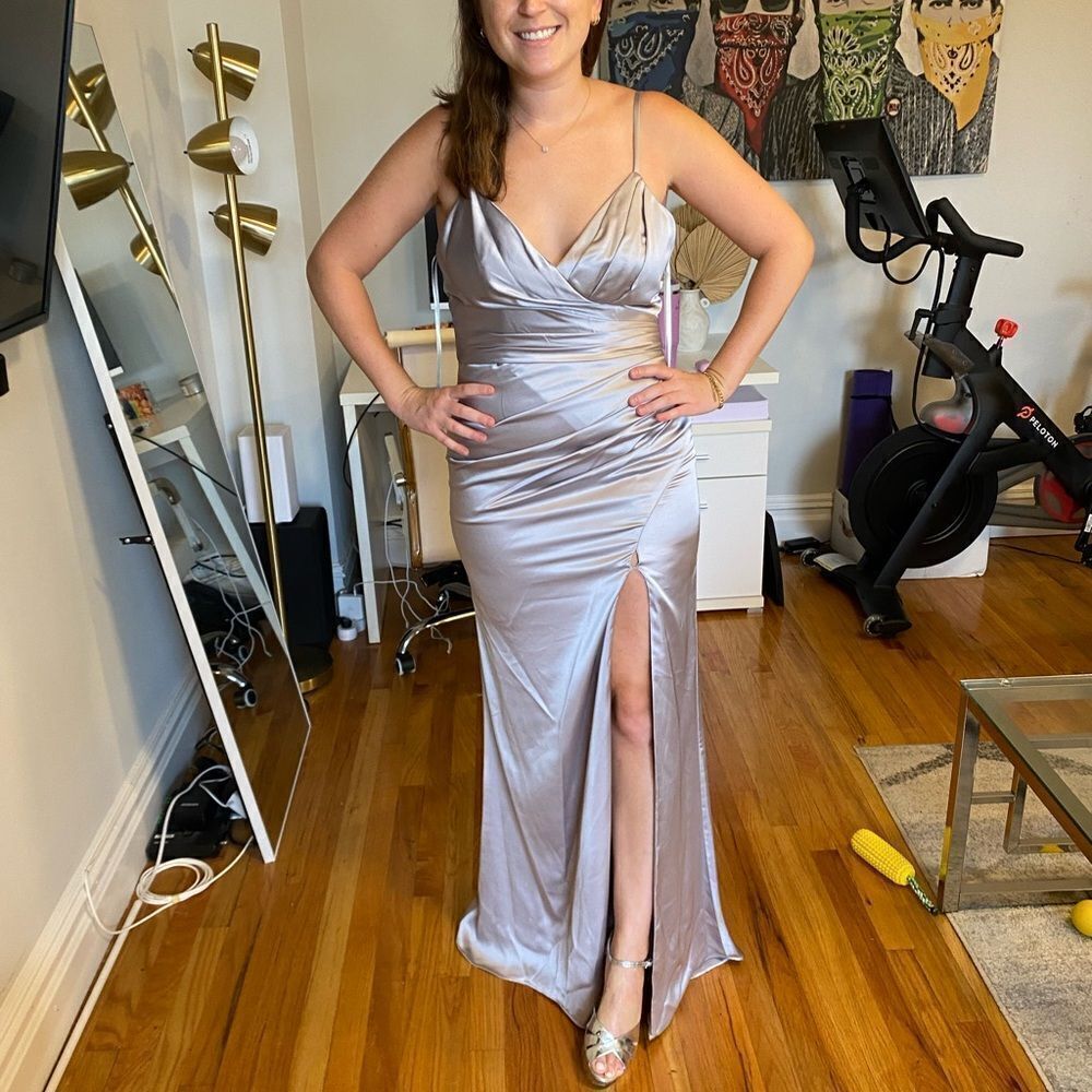 SATIN SLEEVELESS FAUX WRAP RUCHED GOWN size 6. color Platinum